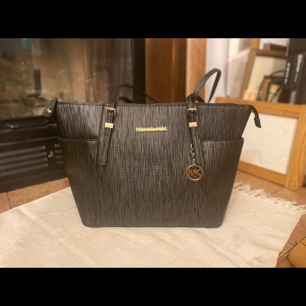 Micheal Kors purse